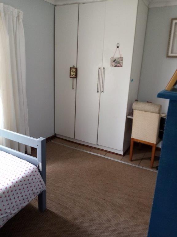 5 Bedroom Property for Sale in Ladybrand Free State